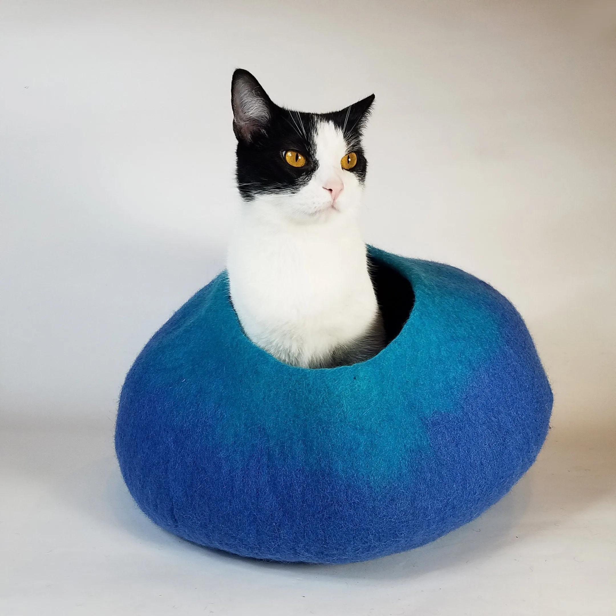 Blue and Turquoise Cat Cave | Pet Bed